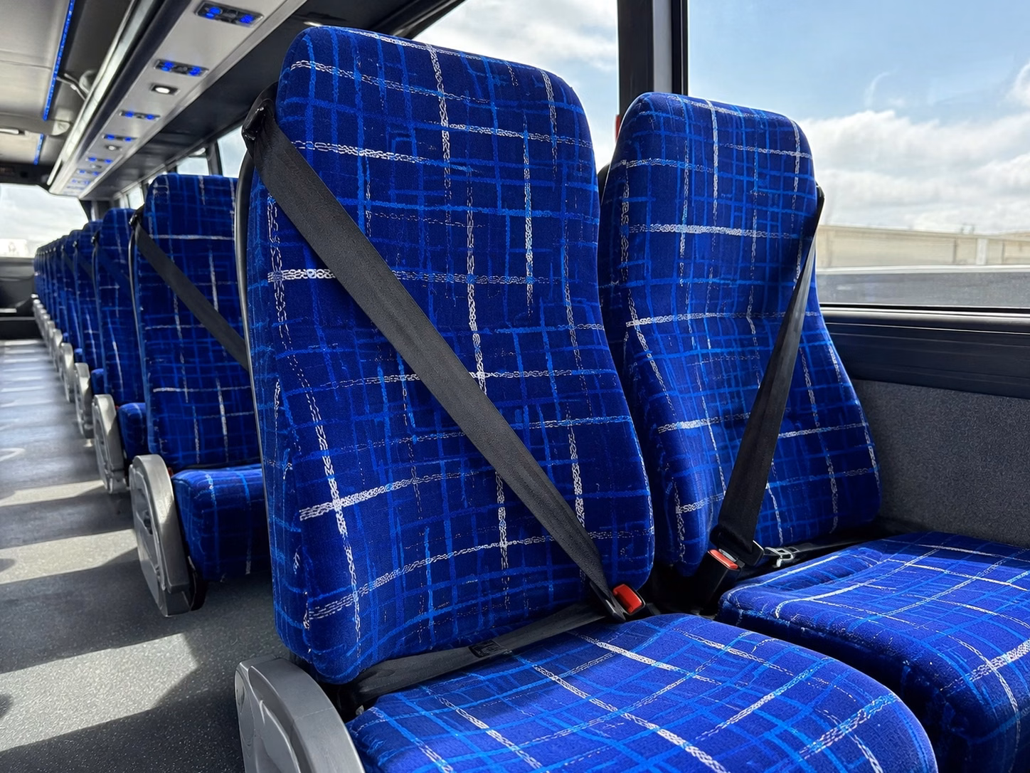 charter buses for corporate groups flying in and out of ewr