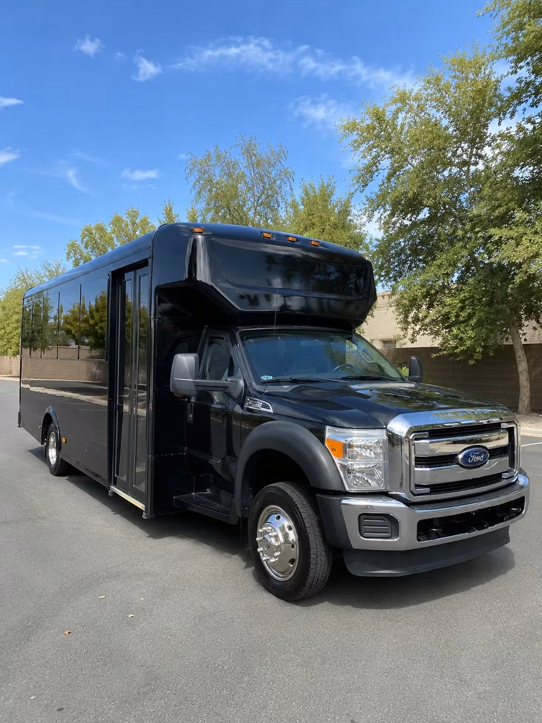 newark prom party buses with the amenities your group will love